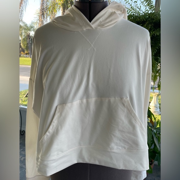 Fabletics Cloud Jersey Cropped Hoodie - Picture 2 of 11